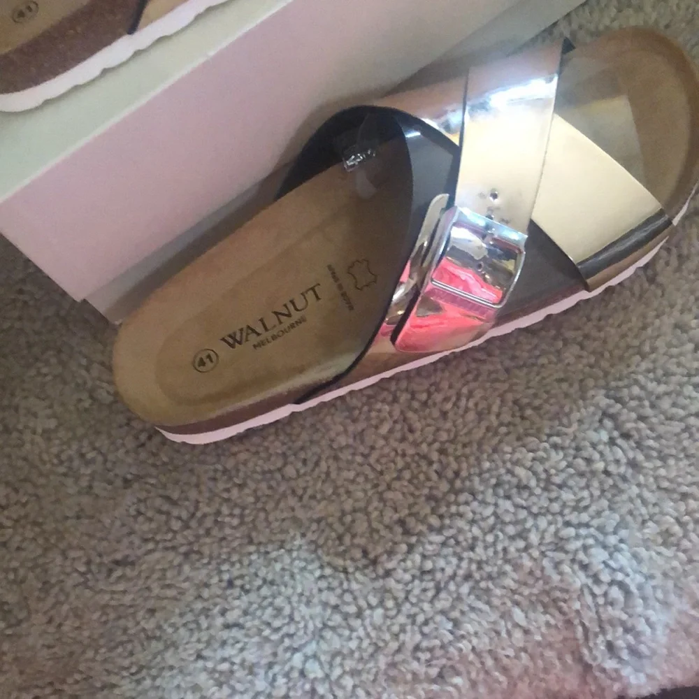 NWT - walnut Melbourne - gold scuff with buckle - Picture 3 of 7